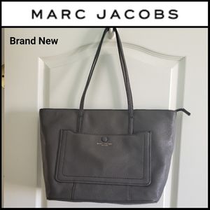 🆕️ MARC JACOBS Empire City Tote Bag
